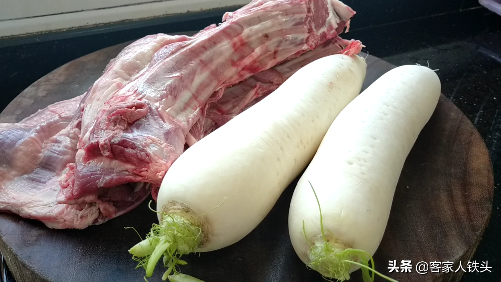 天冷，给家人做一锅特色羊肉，好吃又暖身，配料做法都简单，真香
