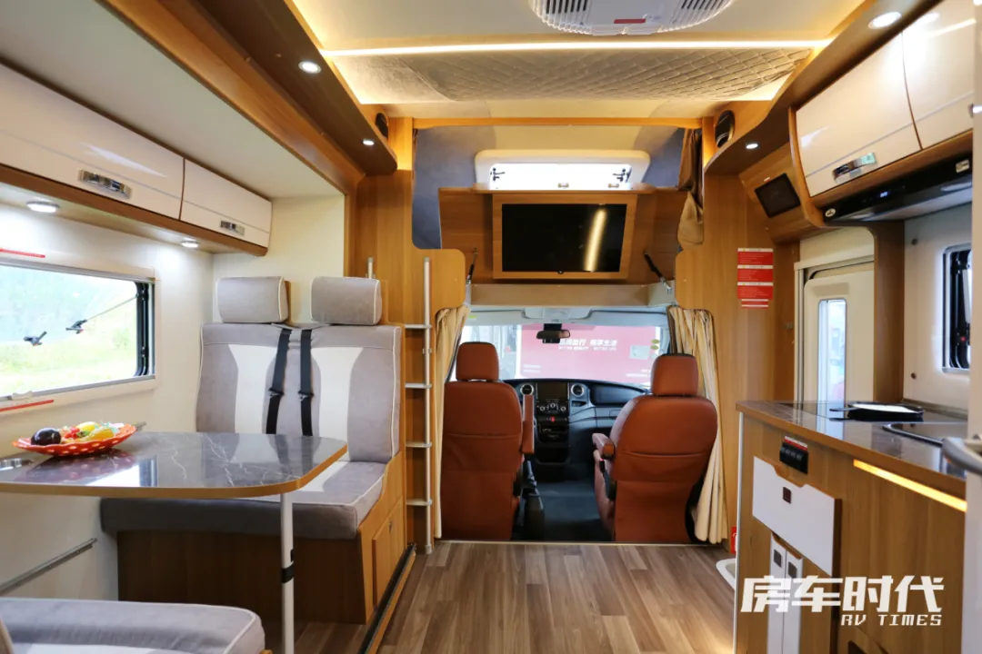 隆翠凯歌C630双拓旅行版 大空间质感享受 开启美好精致的车旅生活
