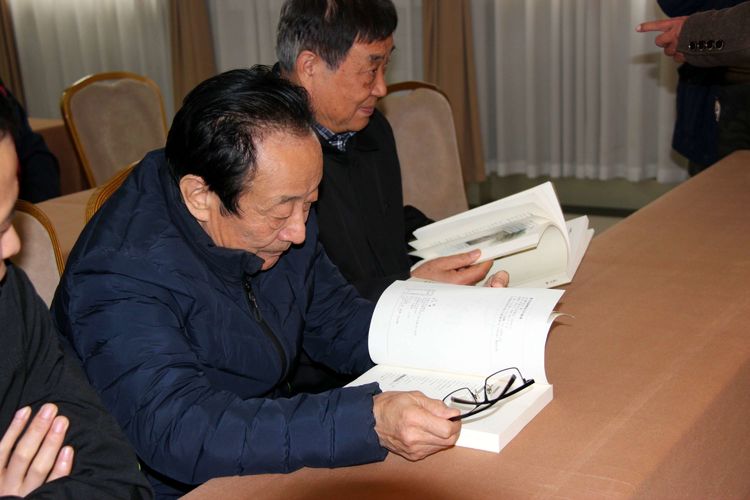 刘顺虎：远瞻红日染秋色 近看墨翁画腊梅