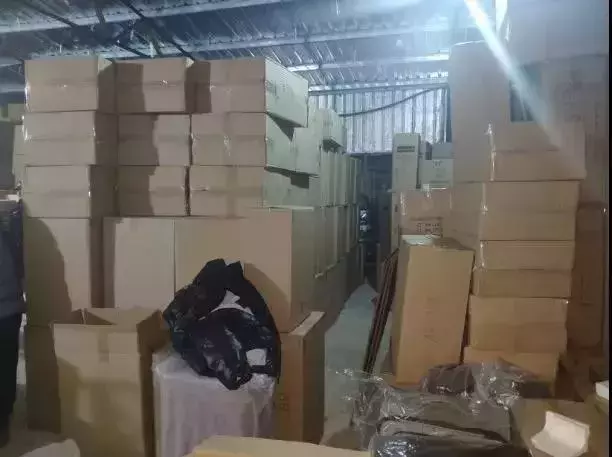 情侣微商卖假“新秀丽”箱包,一月赚20万买奔驰住别墅!