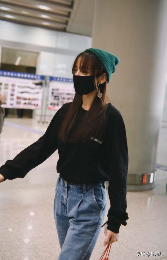 迪丽热巴带帽子图片(羡慕宋茜热巴戴帽子也能减龄时髦) - 赤虎壹号