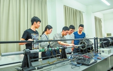 他博士毕业于海外名校，毅然回国任职顶尖985，如今成果应用于“国之重器”！