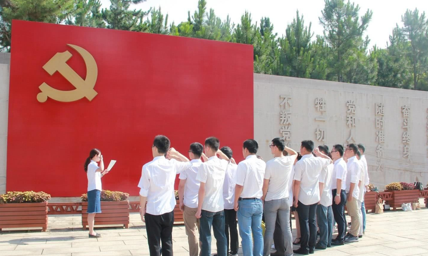 大学入党优势多多，但弊端却鲜为人知，需考虑清楚