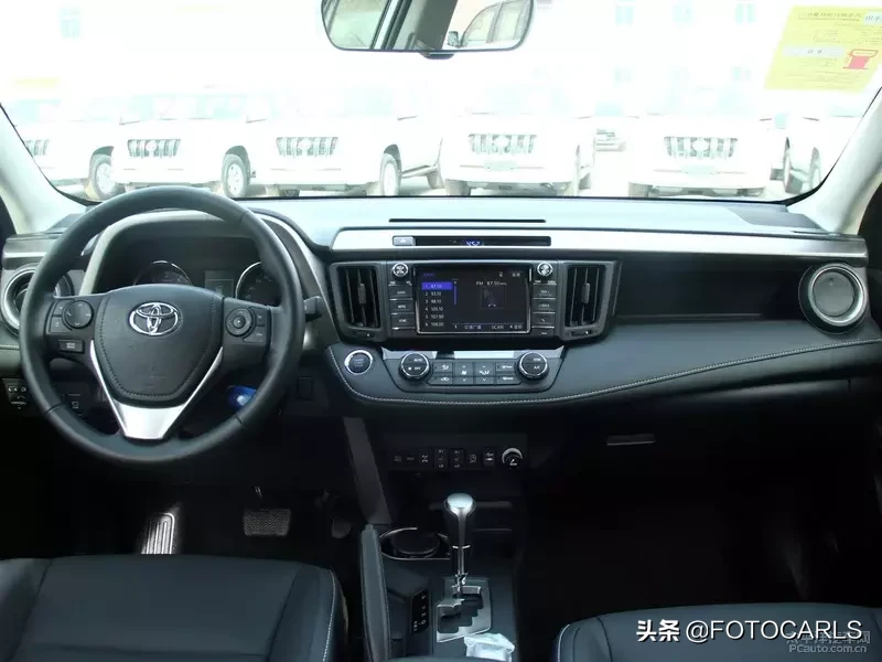 实拍第四代丰田RAV4荣放，近七年改款，小书包不在你不买？