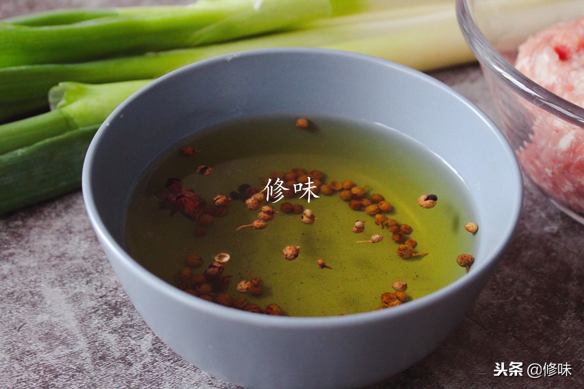 猪肉大葱饺子馅怎么调好吃（美味猪肉大葱饺子做法）