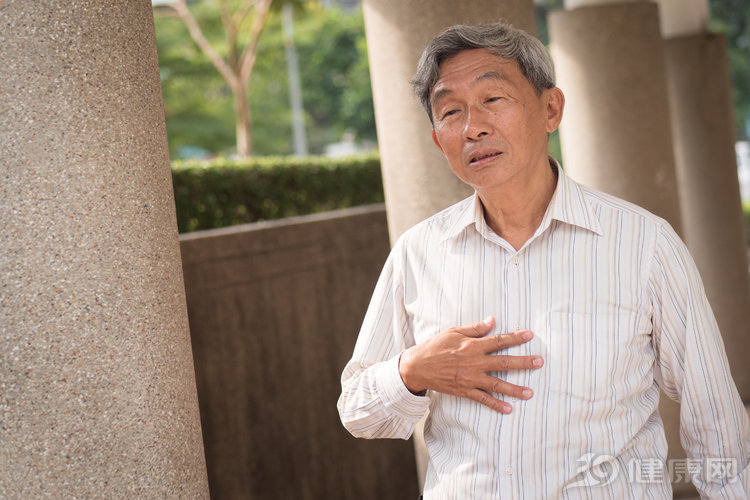 烧心反酸胃难受，折磨1亿国人的病，用3个方法终于缓解了