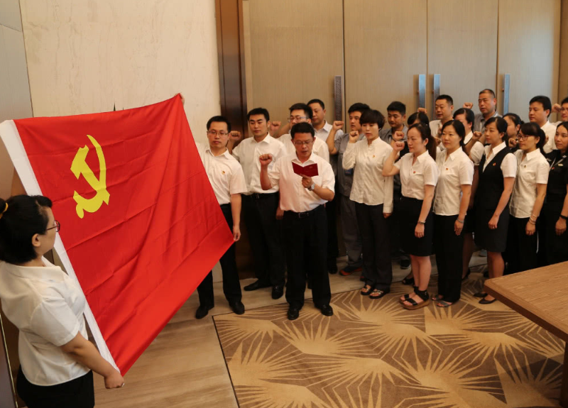 大学生入党有诸多优势，但想要顺利入党，学生要注意以下4个方面