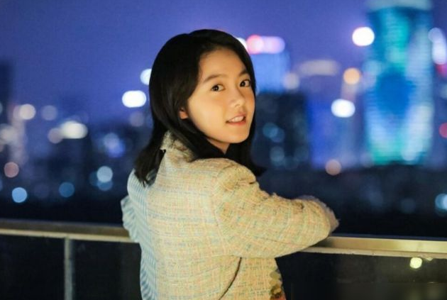 赵今麦高中拍9部戏，高考成绩却能考出524高分，课堂笔记赏心悦目