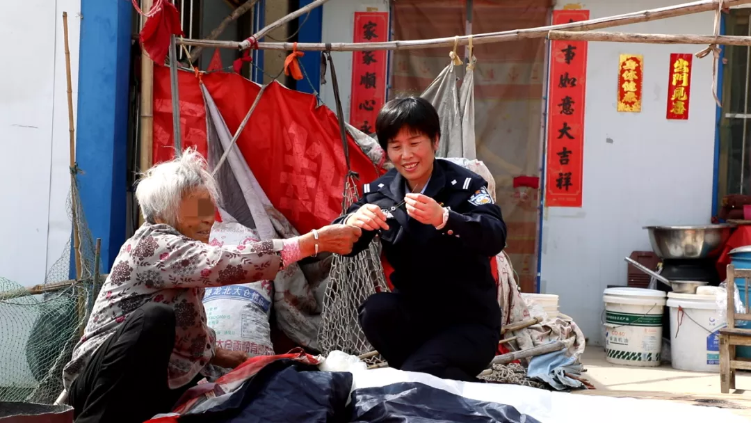 微山县公安局夏镇第一派出所指导员李霞:湖区警花别样红