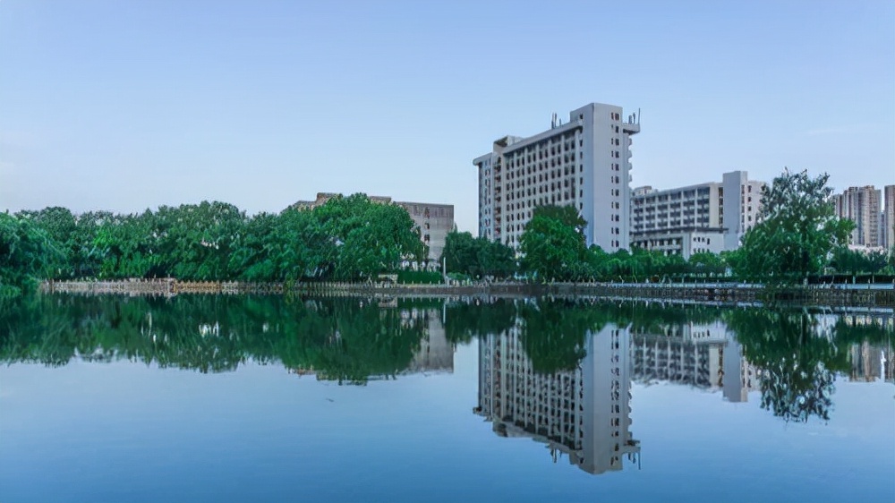 江西这两所大学实力强劲，师资深厚就业率高，却时常被外省忽视
