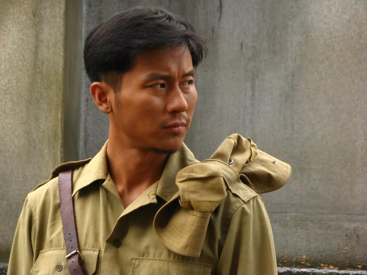 杨颖和李晨的共同点：情侣纹身、前任风波、精准的职业观