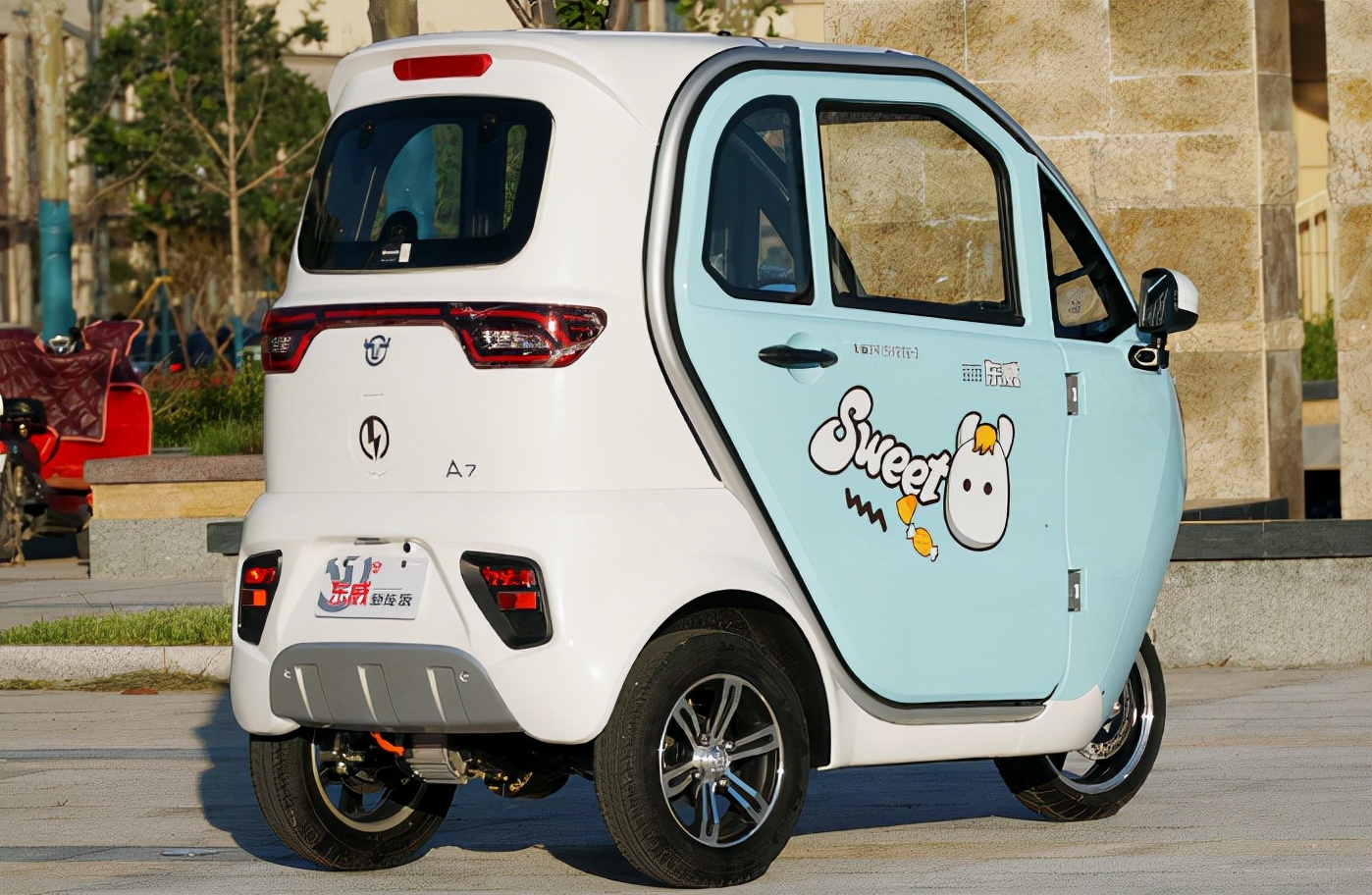 造型可爱的3款三轮车，来自雅迪、爱玛、东威，能上牌、城市可用