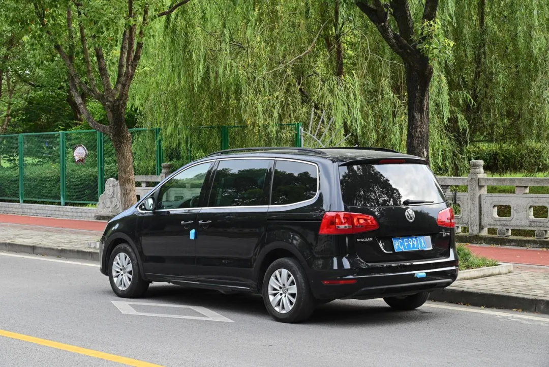 大众 夏朗:12万不到,买2.0t进口7座mpv,宜商宜家好实用