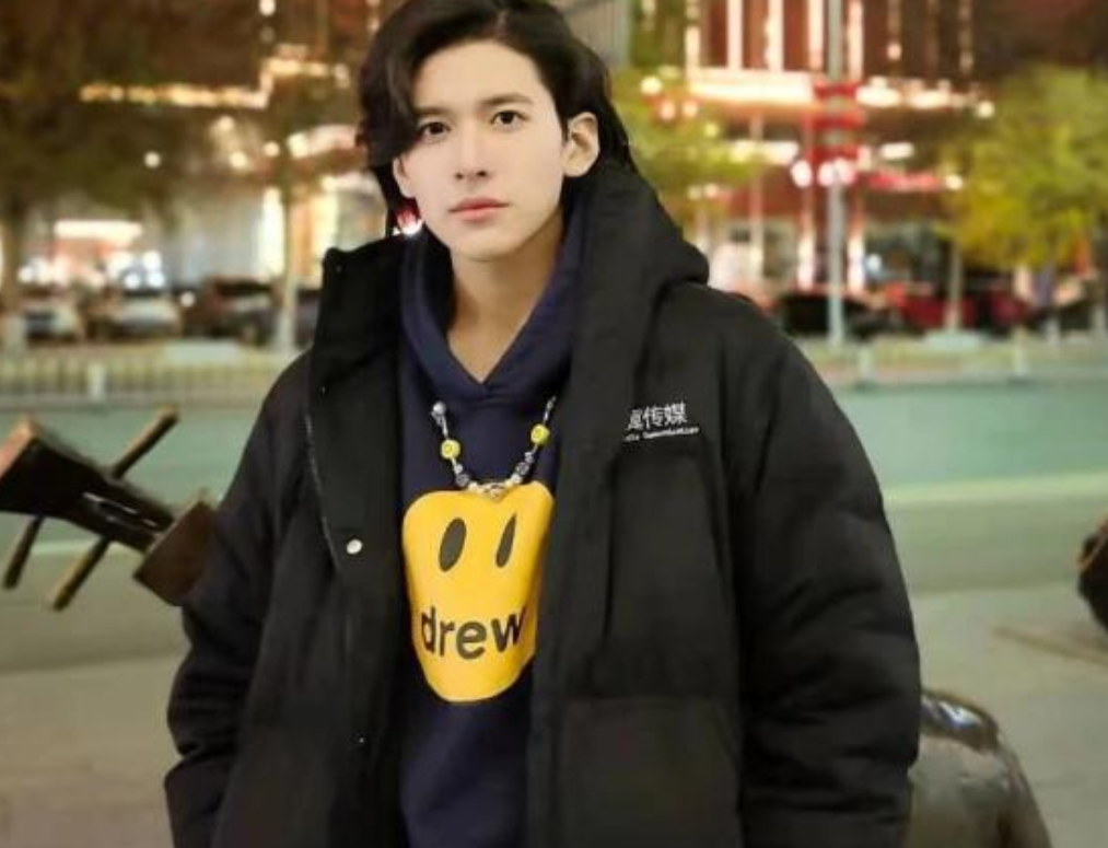 1米92的“校草”学霸，集颜值才华于一身，拿下“双料”第一