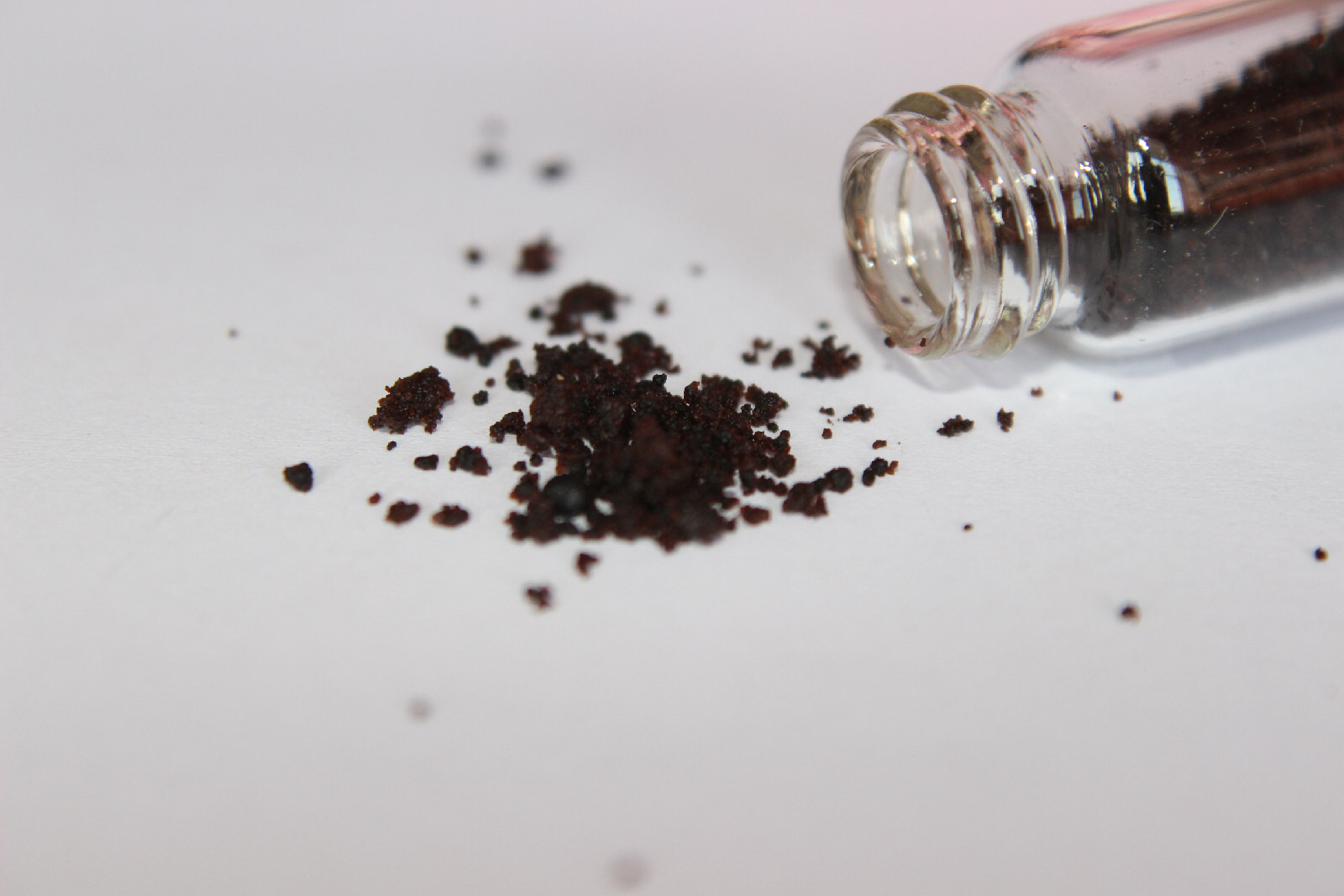 【方剂举例】至宝丹(《和剂局方》):麝香,尤脑香,安息香,牛黄,犀角