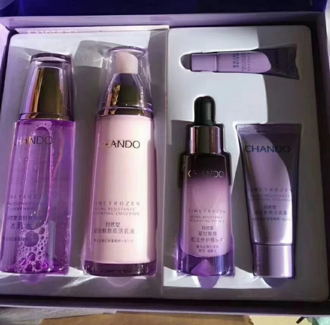 受欢迎国货水乳榜单：佰草集贵但不是最好用，百雀羚保湿效果好