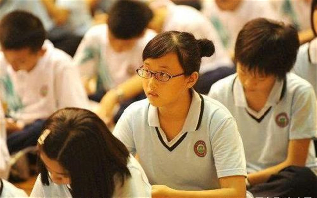 中国历史上高考最高分749，只差一分就满分的王端鹏，如今怎样了