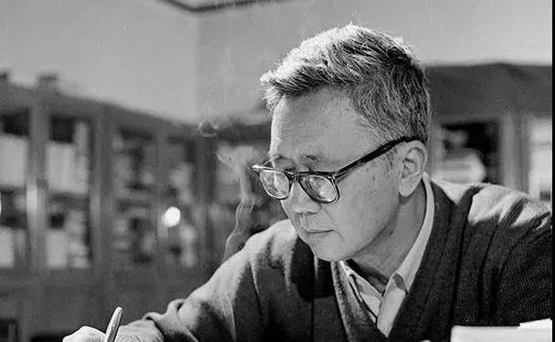 天才数学家华罗庚：初中文凭被选为教授，遭同事排挤，在日本去世