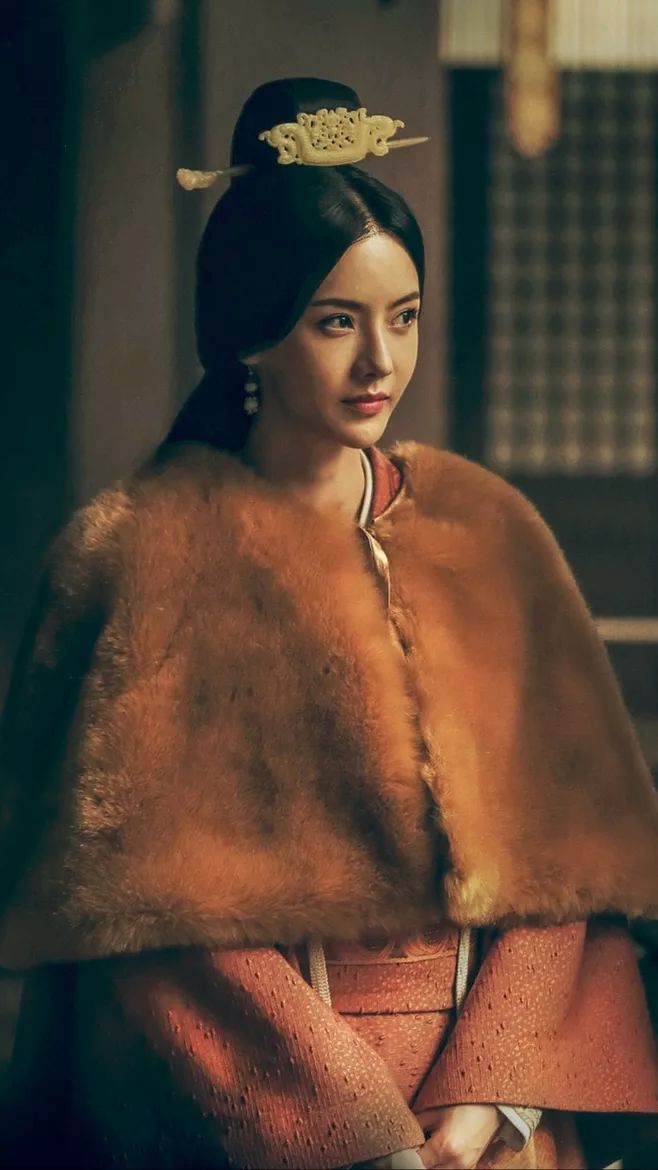 并列西施、貂蝉、昭君四大美女，偏偏少了她？只因甄宓名字太难念