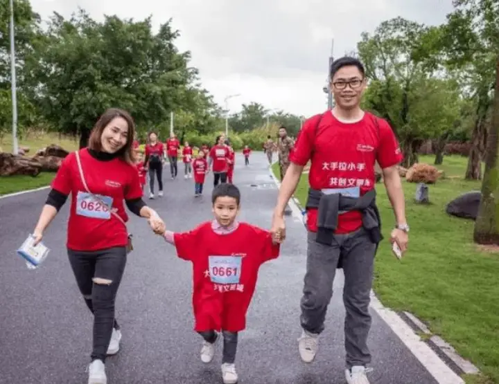 家庭收入表新鲜出炉，共分为十个等级，学霸多出自五级中产家庭