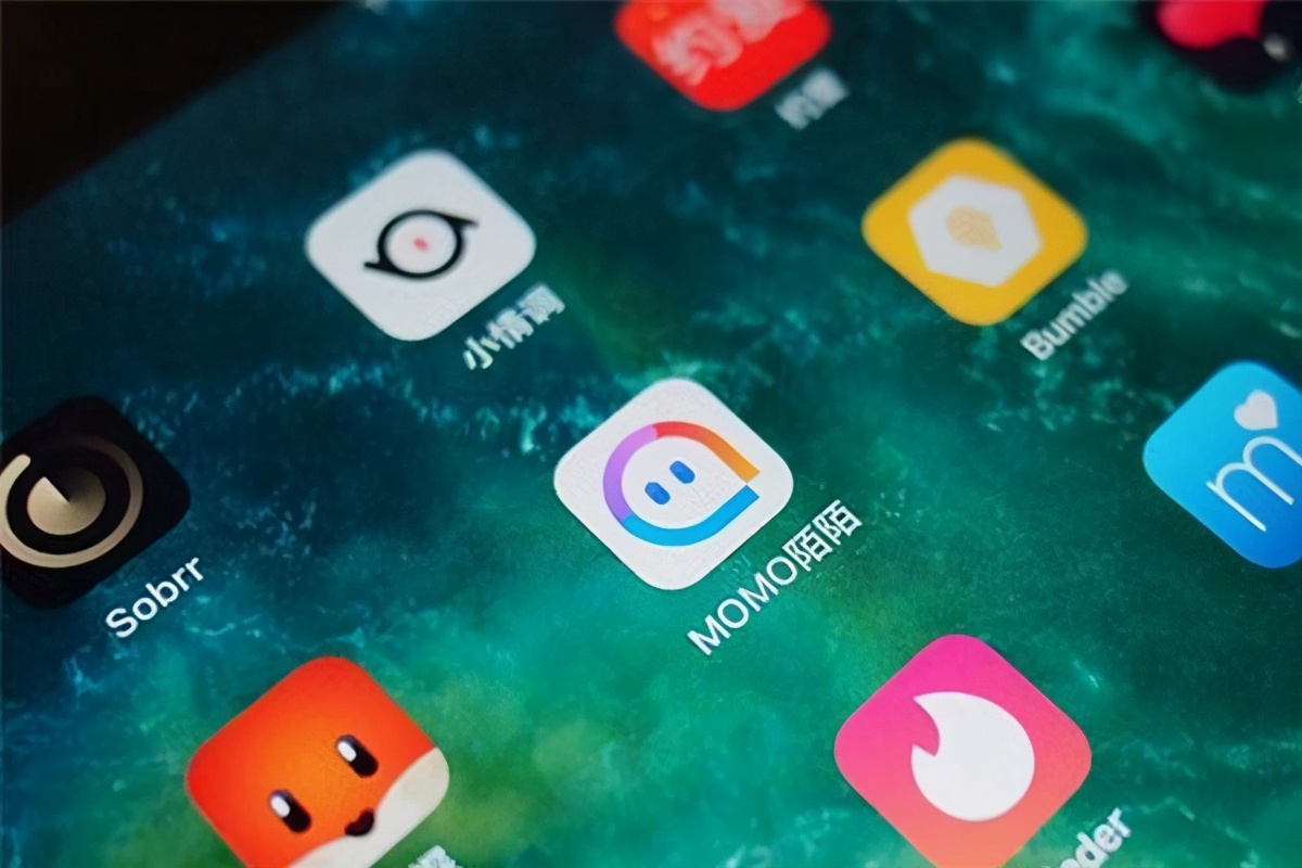 每周APP推荐：贴贴——陌陌新出的熟人霸屏社交App - 环信