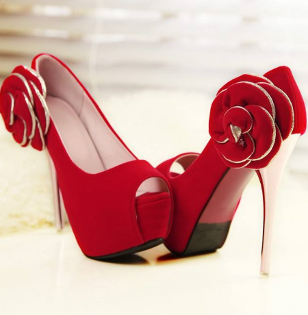 12星座的专属婚纱鞋 十二星座专属的婚纱鞋是怎样的_达一风水网