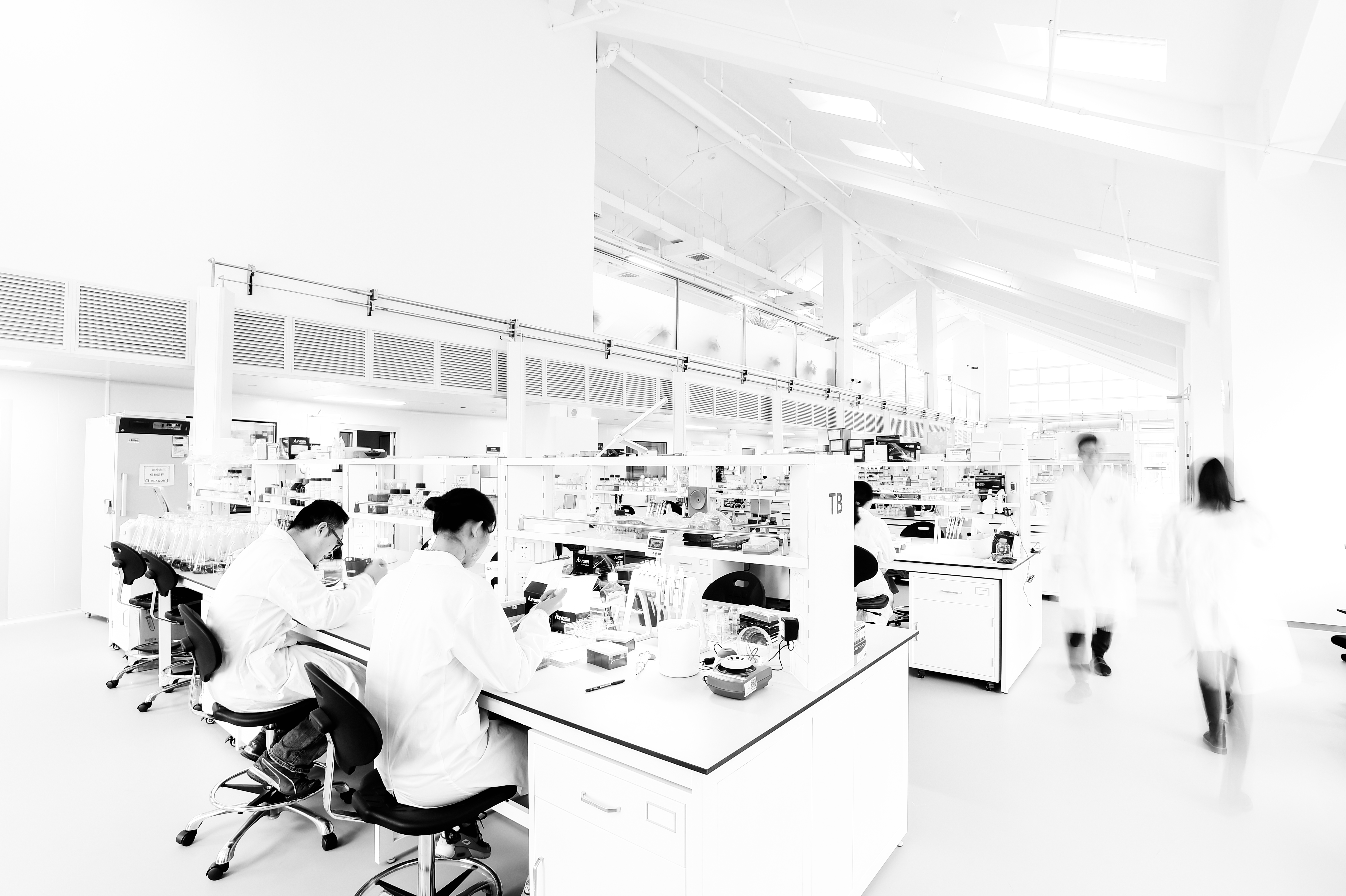 清华大学药学院（抗新冠病毒药物还要等多久）