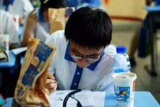 学霸都是如何背书的？有清北老师透露：分4步技巧，记得又快又牢