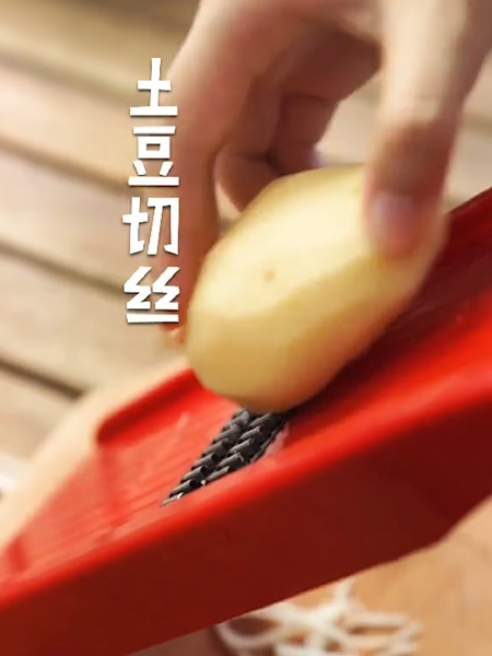 不用和面不用揉，好吃到流口水的快手煎饼，一搅一摊，5分钟出锅