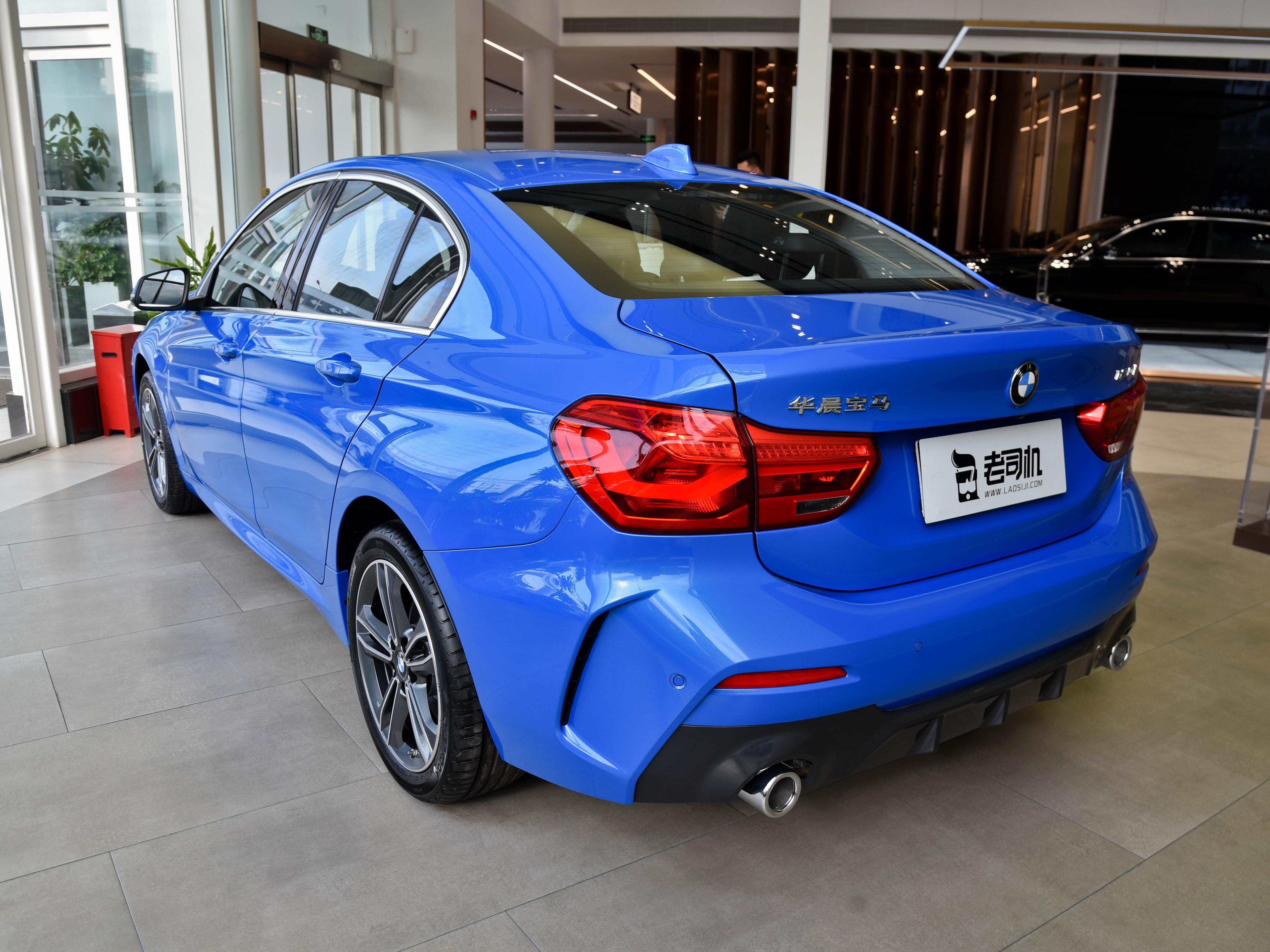 最入门的宝马车型,配置齐全而且油耗低,实拍宝马1系