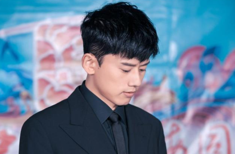 张杰入职211高校当老师，执教资格遭网友质疑，尴尬评论此起彼伏