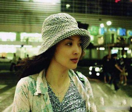 “著名导演”张纪中：三婚娶80后美娇娘，他的人生真的完美了？