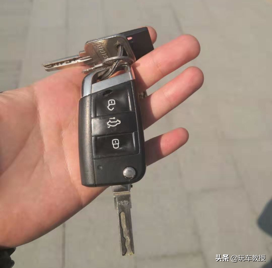 全新高尔夫海外卖15万起步？老款车主有话要说