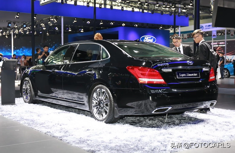 售价105.8万！现代雅科仕3.8 V6加长旗舰实拍，后排座椅太抢眼了
