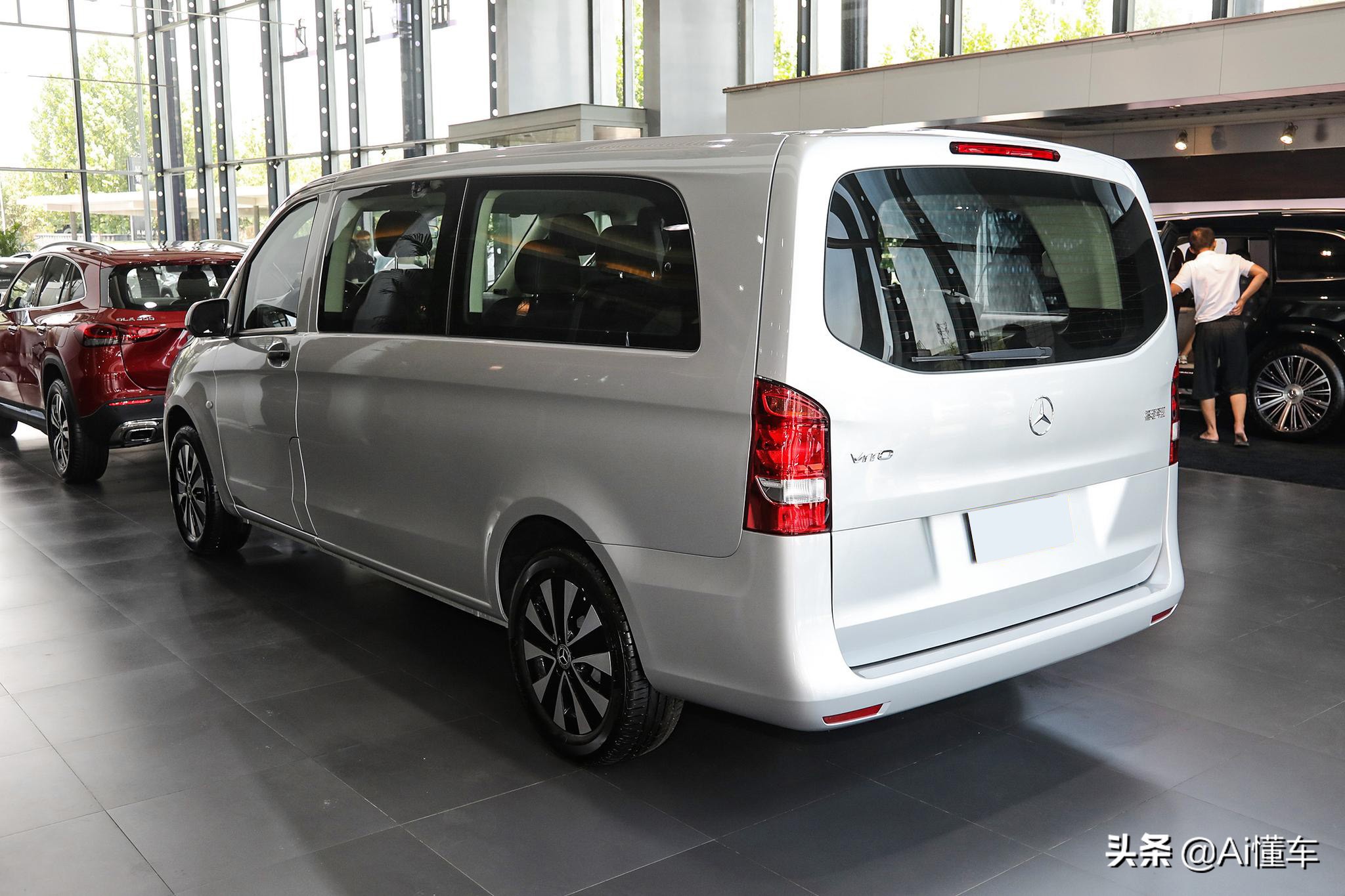 空间大座位多，价格便宜的大奔驰车，自动挡9AT，带你看奔驰威霆