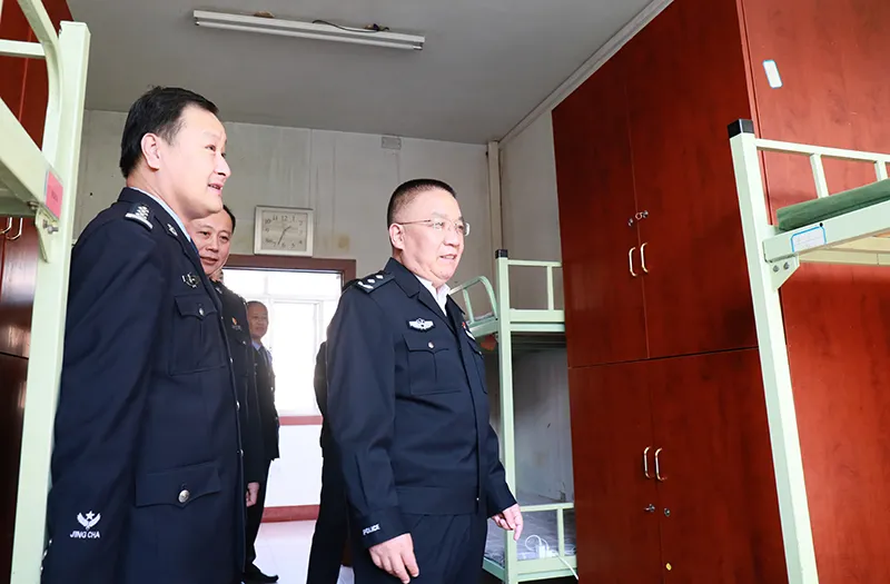 ������ͬ־�����ǹ����־ֵ��� ����ο�ʻ���һ���񾯸���