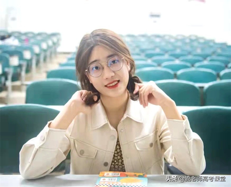 西南医科大学学霸黄露玲，貌美如花气质佳，获得9所名校保研资格