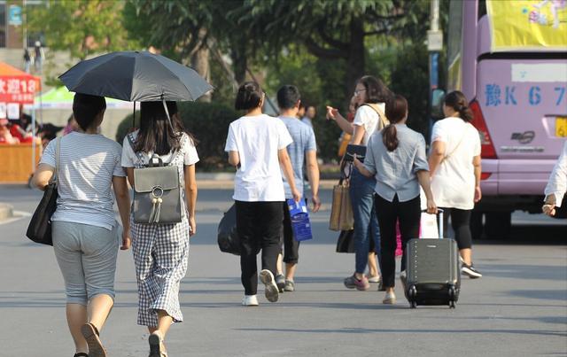 开学后，大一新生是否需要携带电脑去学校？学长说出了自己的看法