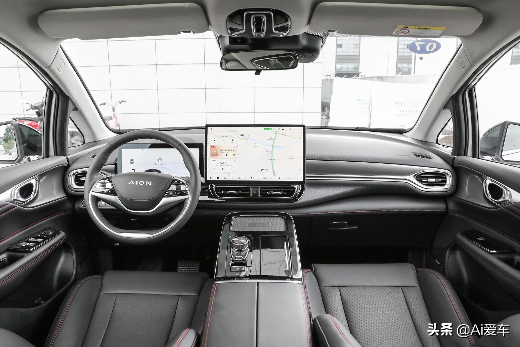 续航能力702KM，轴长2米83家用快充SUV，就是好养，实拍埃安AION V