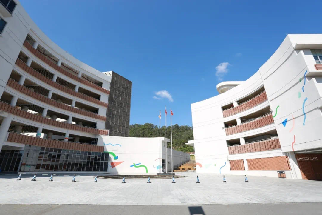 一年学费高达18.5万的民办学校，家长仍趋之若鹜！这么好吗？