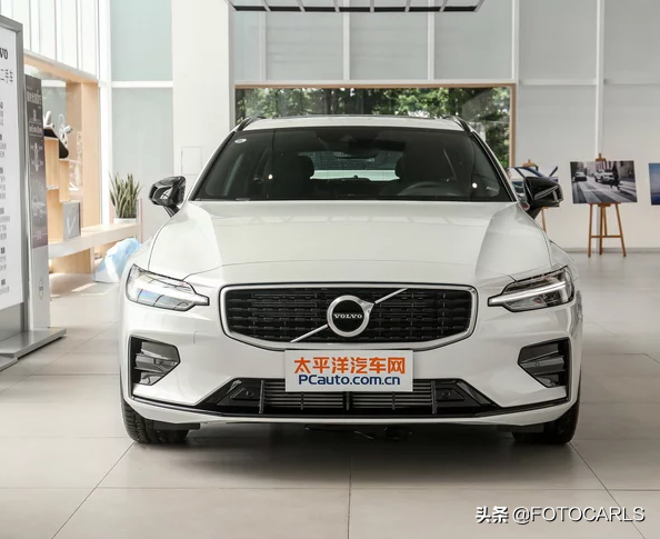 沃尔沃V60 T5低配实拍，售价38.99万无四驱，为打折做铺垫？