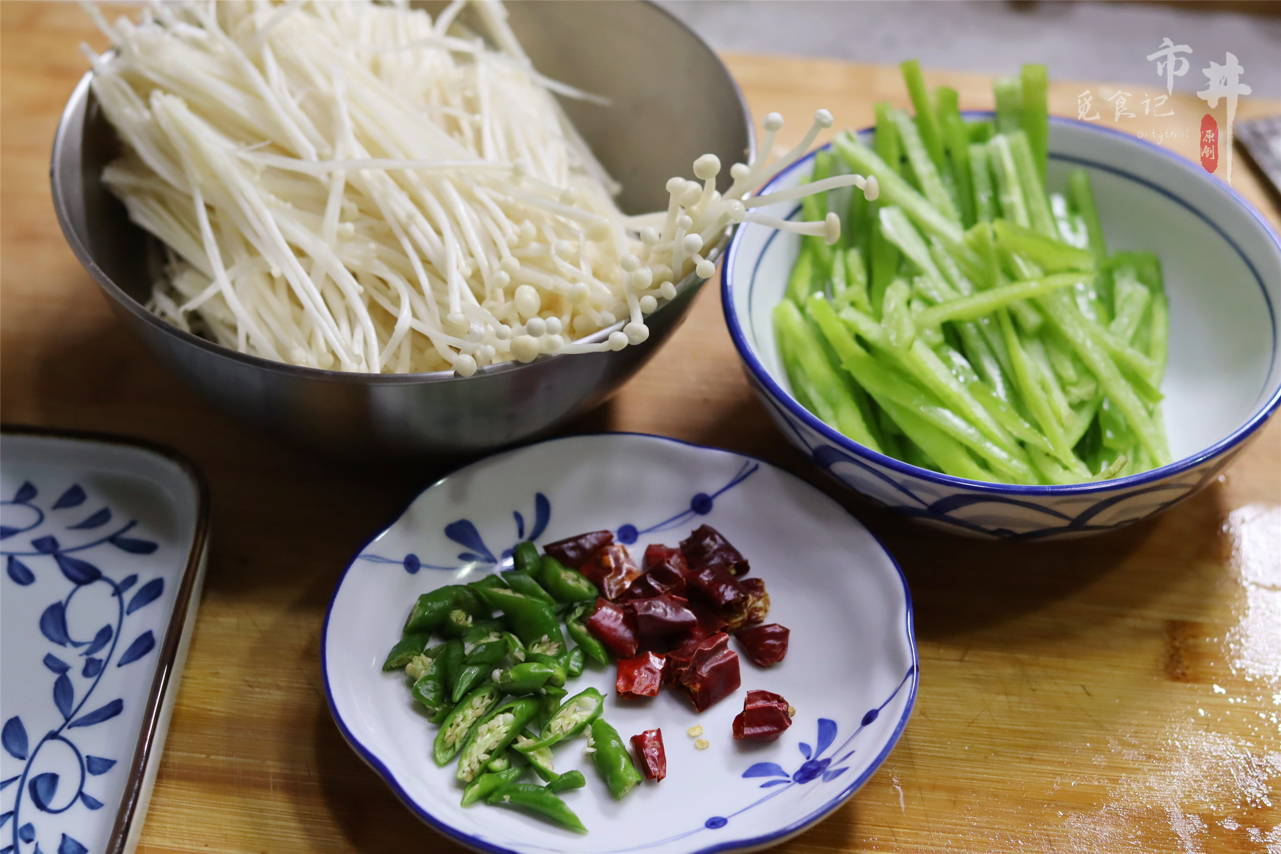 炒金针菇的做法（记得多加1步金针菇鲜味十足）