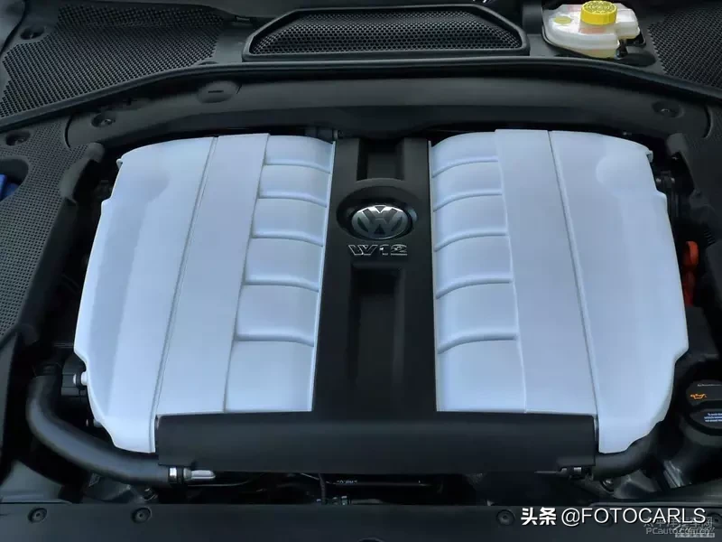 4座版大众辉腾6.0L W12实拍，售价241.2万，不是迈巴赫请绕路