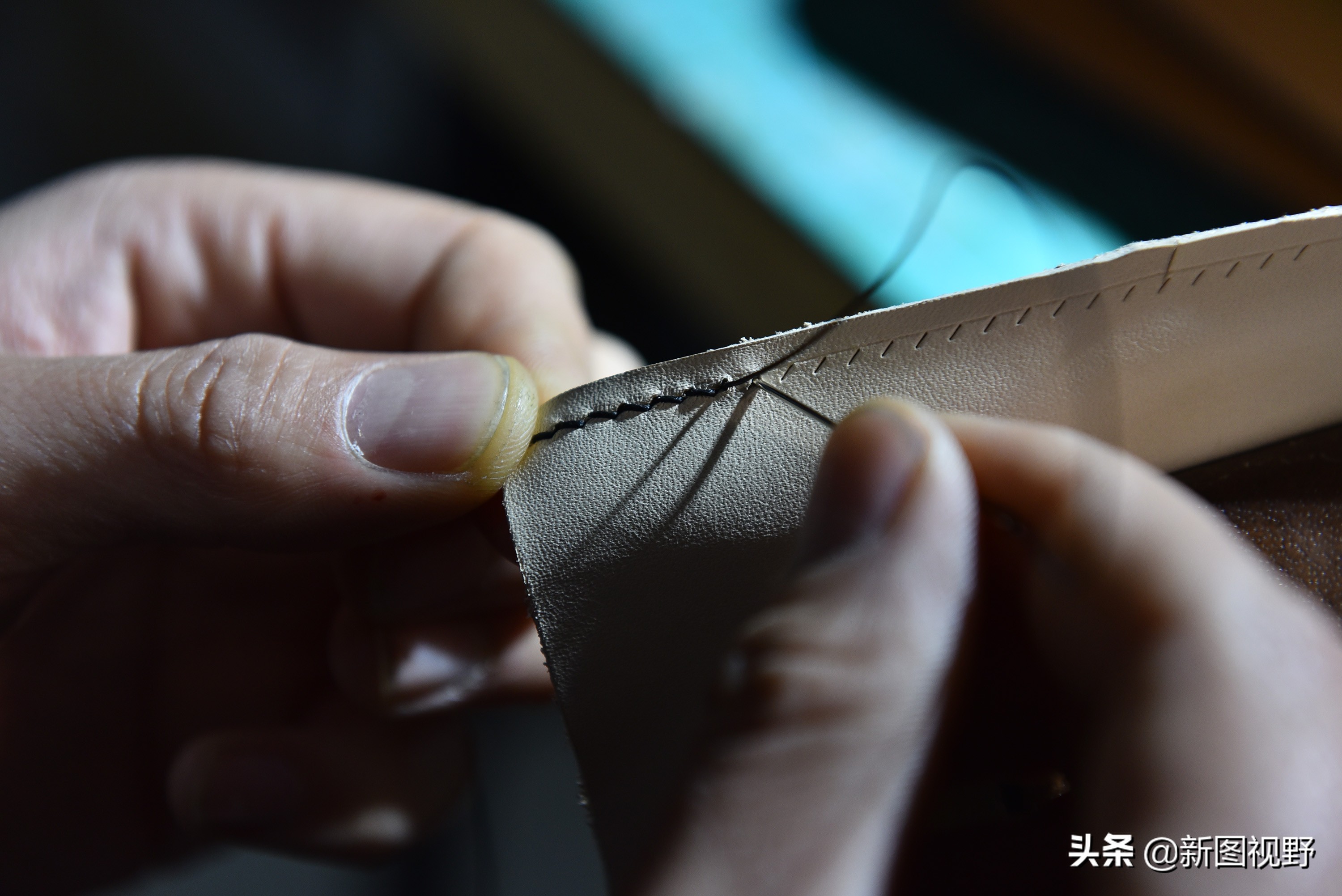 论手艺的重要性，90后小伙30天做个“生日礼物”，结果女友变老婆