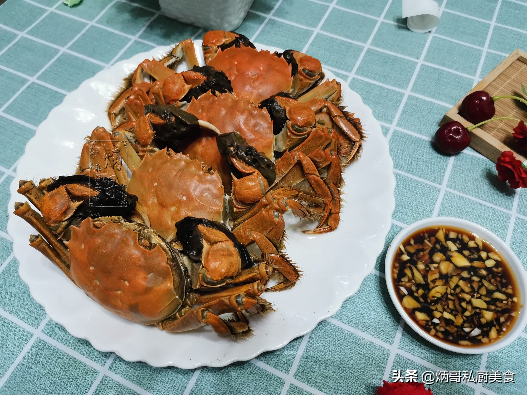 煮大闸蟹，是冷水下锅还是热水下锅，饭店厨师：做错了蟹腿掉光光