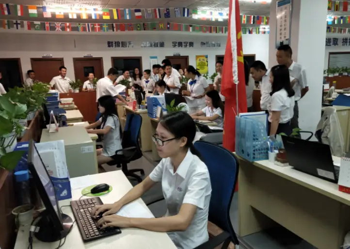 适合女生的长久职业（低学历女生适合的职业）