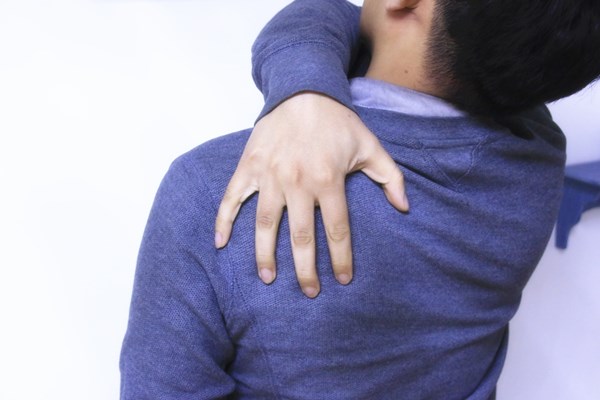 男性腰胀痛原因及身体衰退信号解读