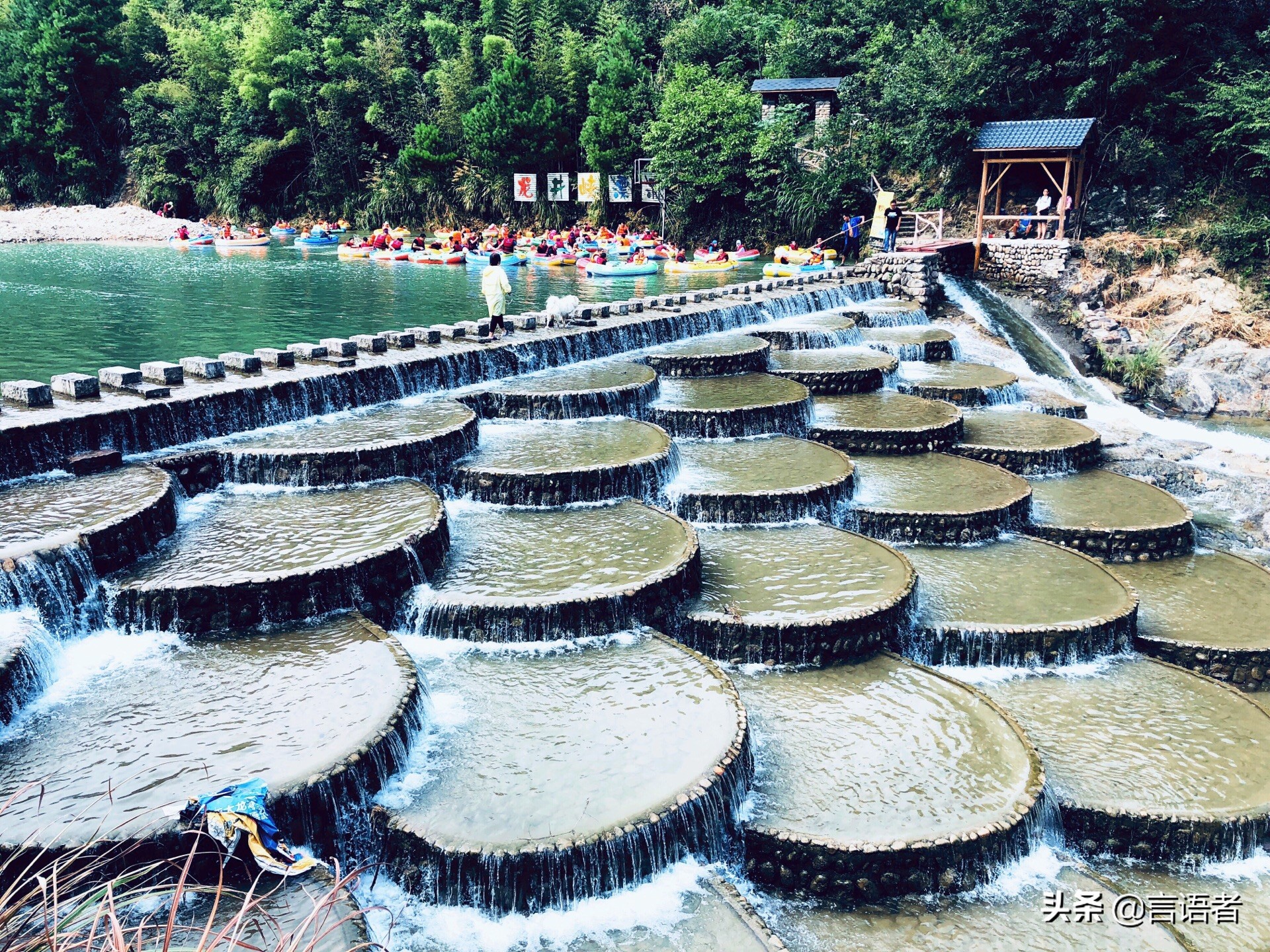 温岭串岙玫瑰花、龙泉宝剑、东阳木雕、湖州丝绸、龙井茶……浙江魅力无限。