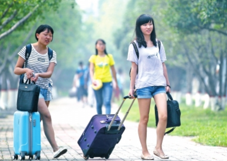 大学“生活费”应该给多少？看完这张档次表，家长们直言被忽悠了