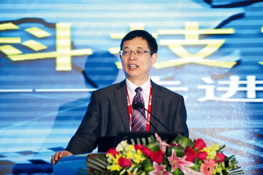 教育部教育信息化专家组副组长、西安电子科技大学校长杨宗凯:新基建是教育信息化转段升级必然要求